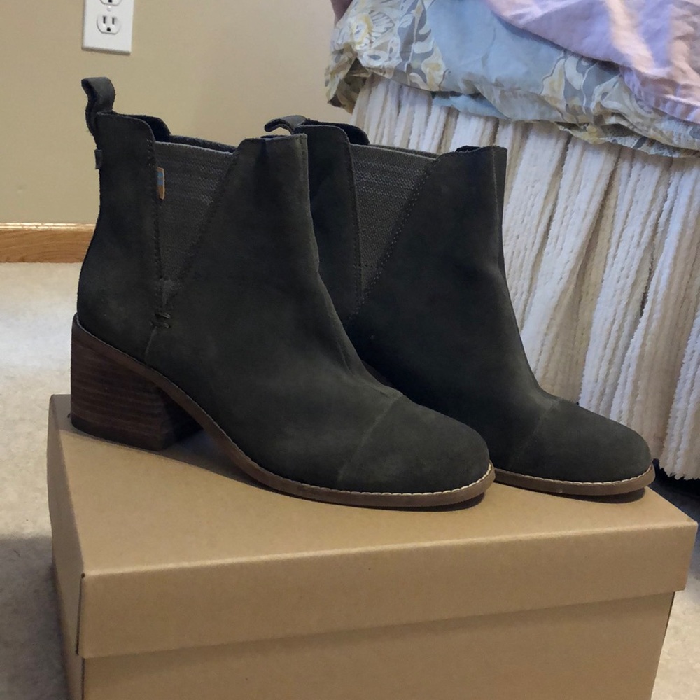 Toms heels